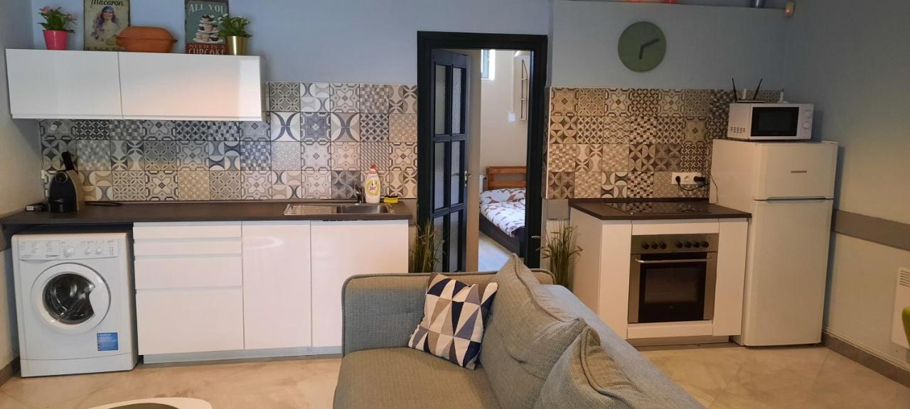 Csenge Apartman Keszthely Exterior foto